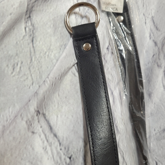 Two black imitation leather bag straps 18in long. - Picture 7 of 7